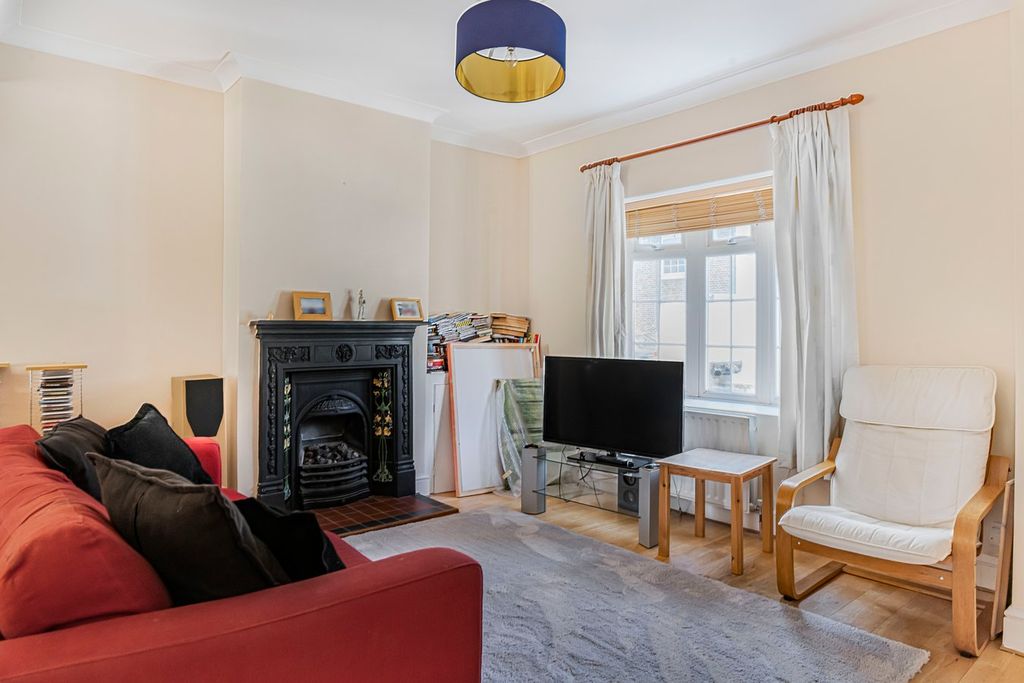 Property photo 3 of 8