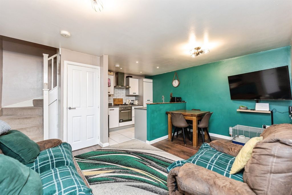 Property photo 2 of 13