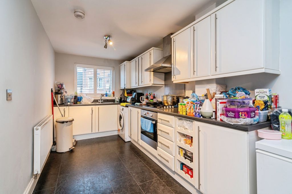 Property photo 3 of 17 Photo