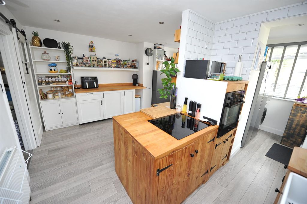 Property photo 3 of 22