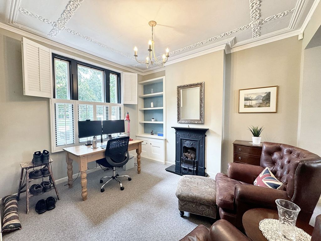 Property photo 2 of 31