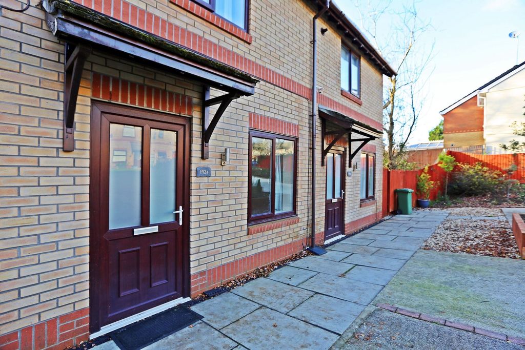 Property photo 2 of 20