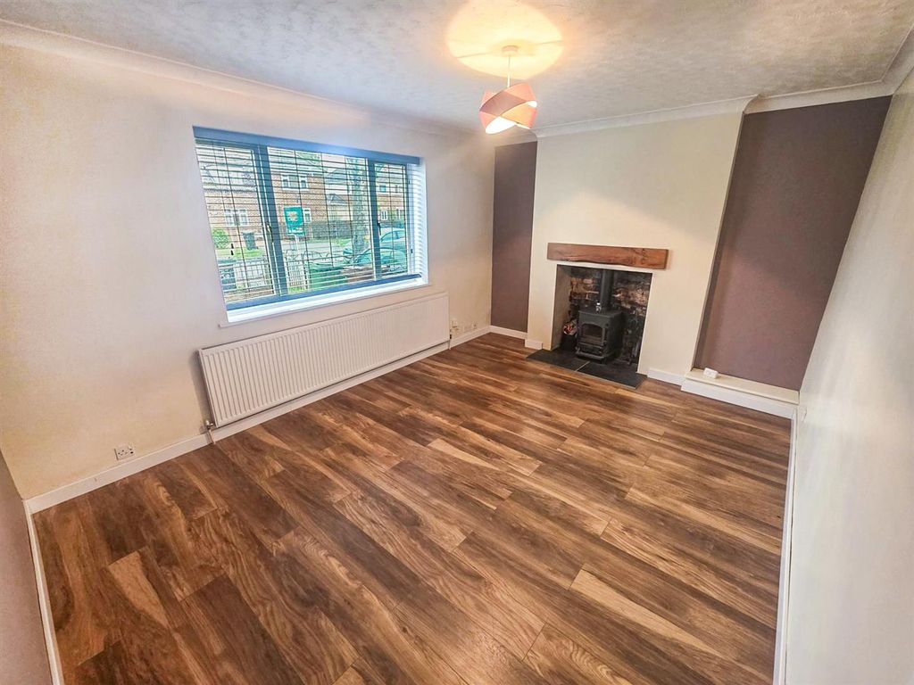 Property photo 2 of 21 98077.Jpg