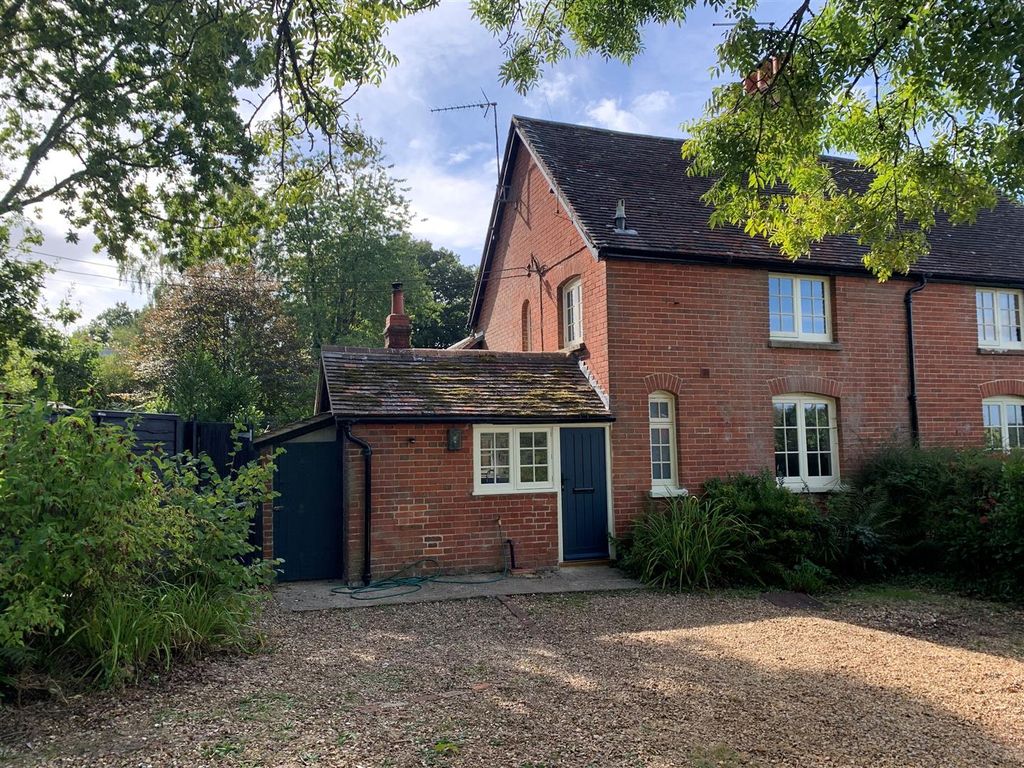 Property photo 1 of 11 Two Bedroom Cottage