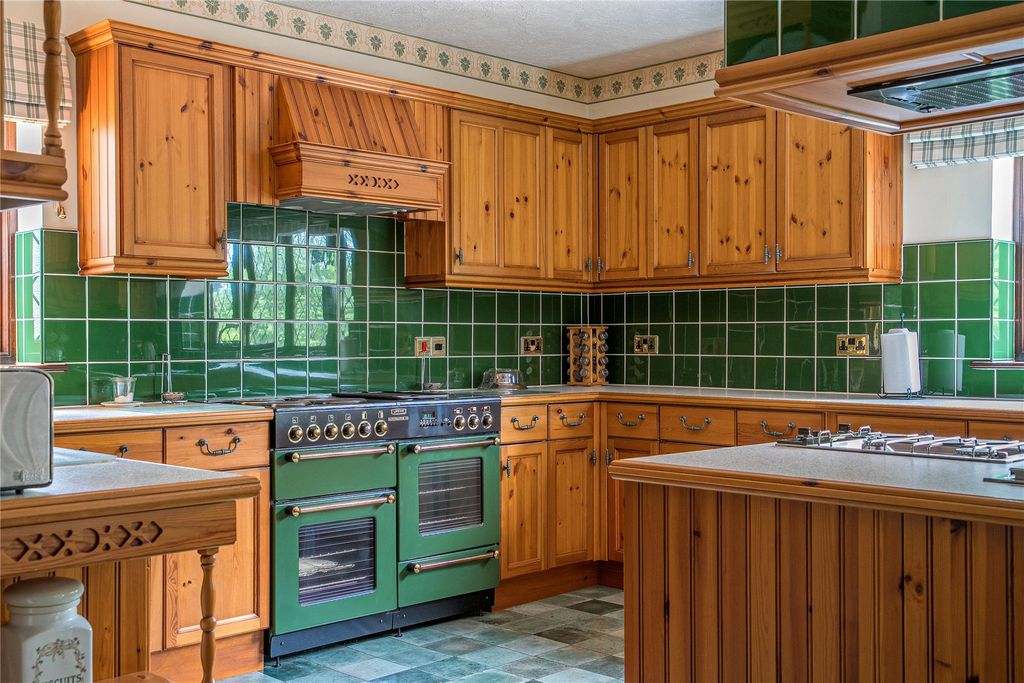 4 bed detached house for saleCullompton, Devon EX15 photo 3