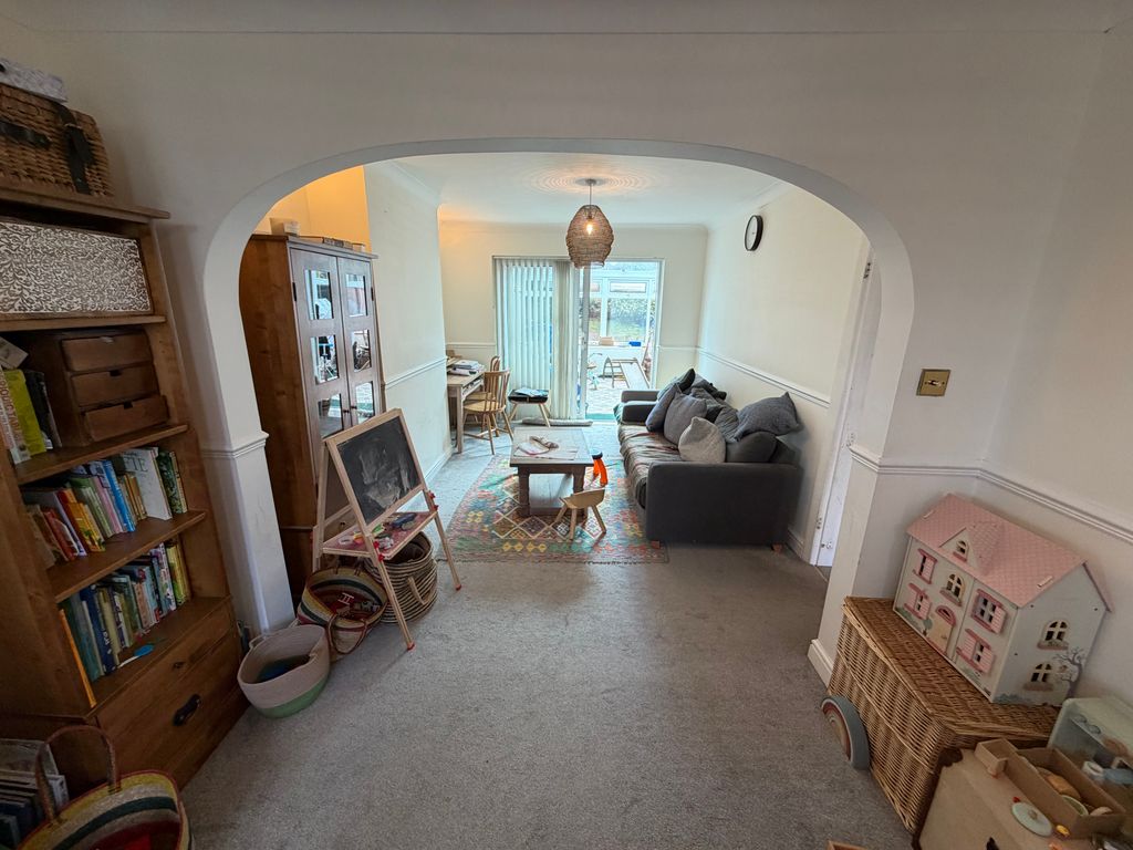 Property photo 2 of 9 Image