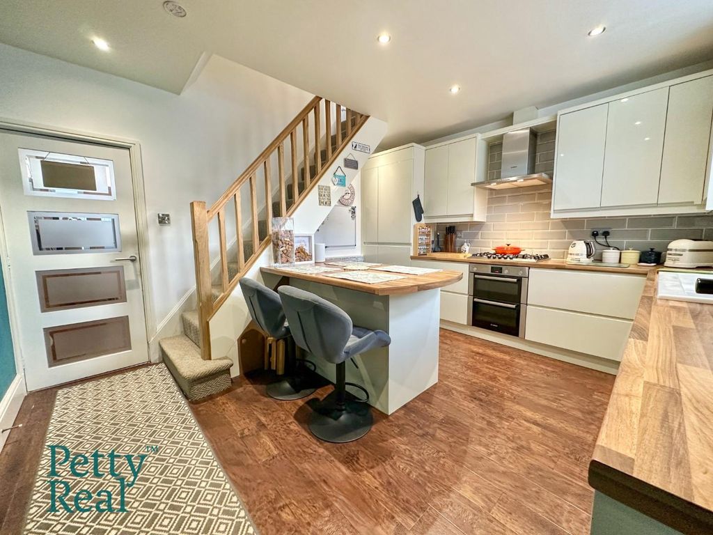 Property photo 2 of 15 23D932B2-A07D-438D-Beff-1Ebe16E8E432.Jpeg