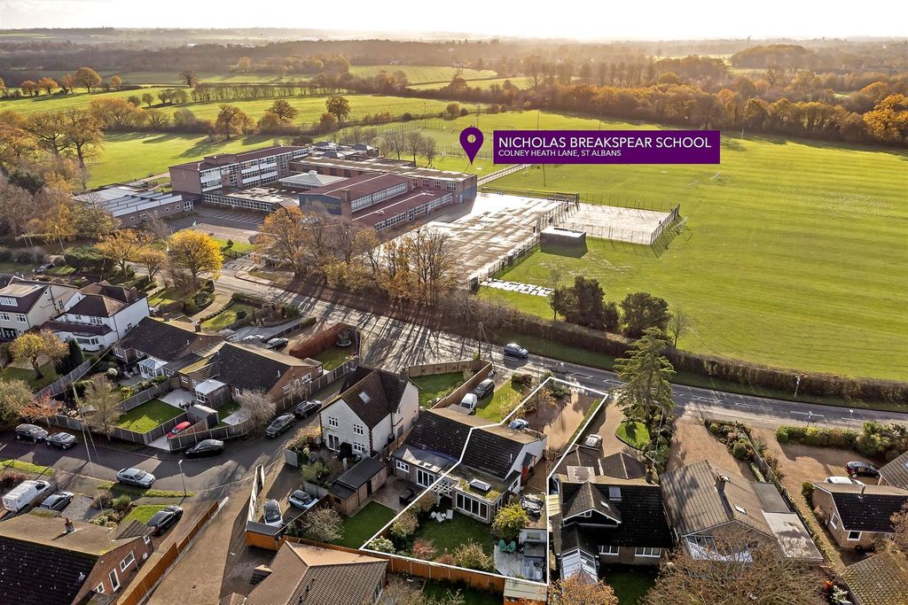 Property photo 1 of 21 37Colneyheathlane-4.Jpg