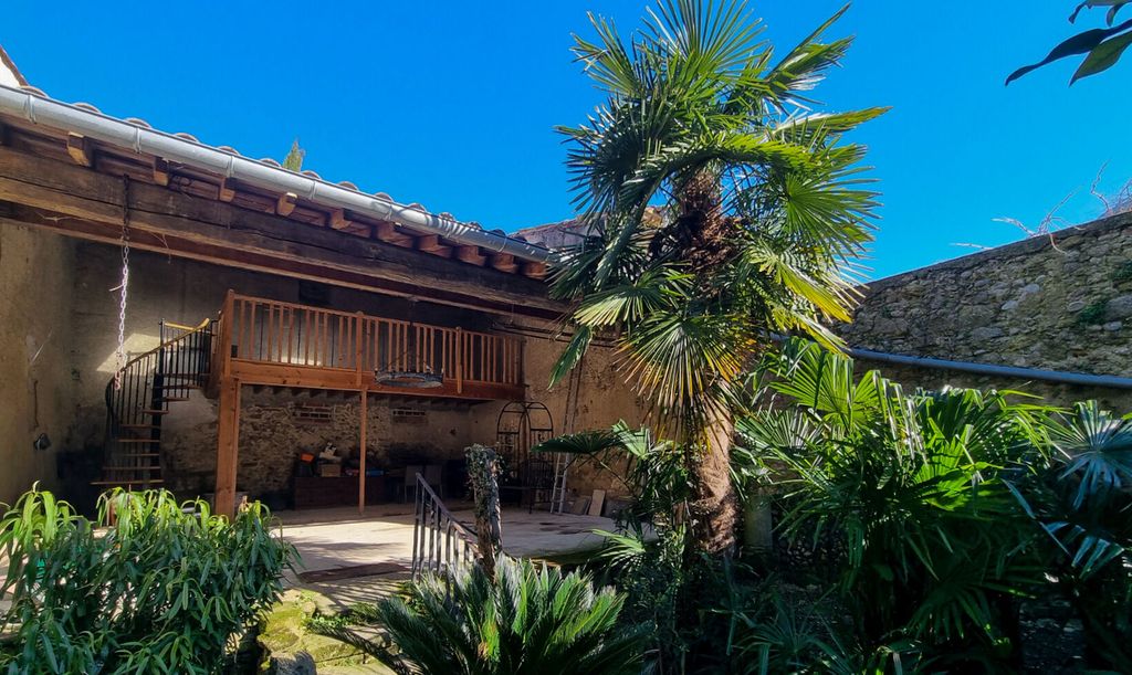 Property photo 3 of 25