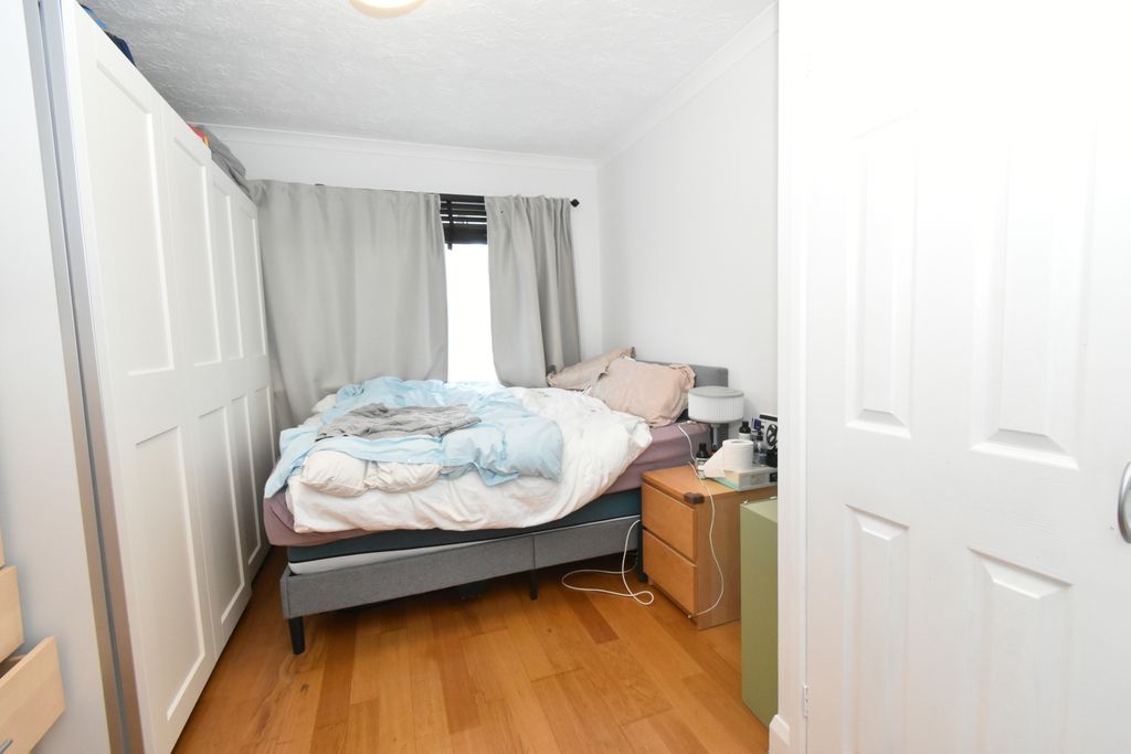 Property photo 3 of 8 Gallery