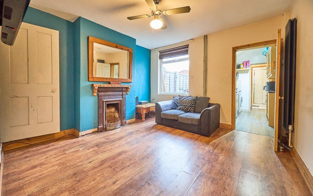 Property photo 2 of 9 Lounge To Rear