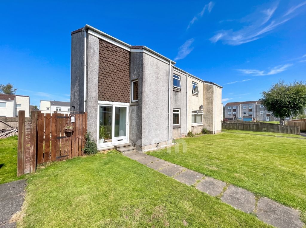 Property photo 1 of 28 Plover Place, Johnstone Three Bedroom Semi Detcahe