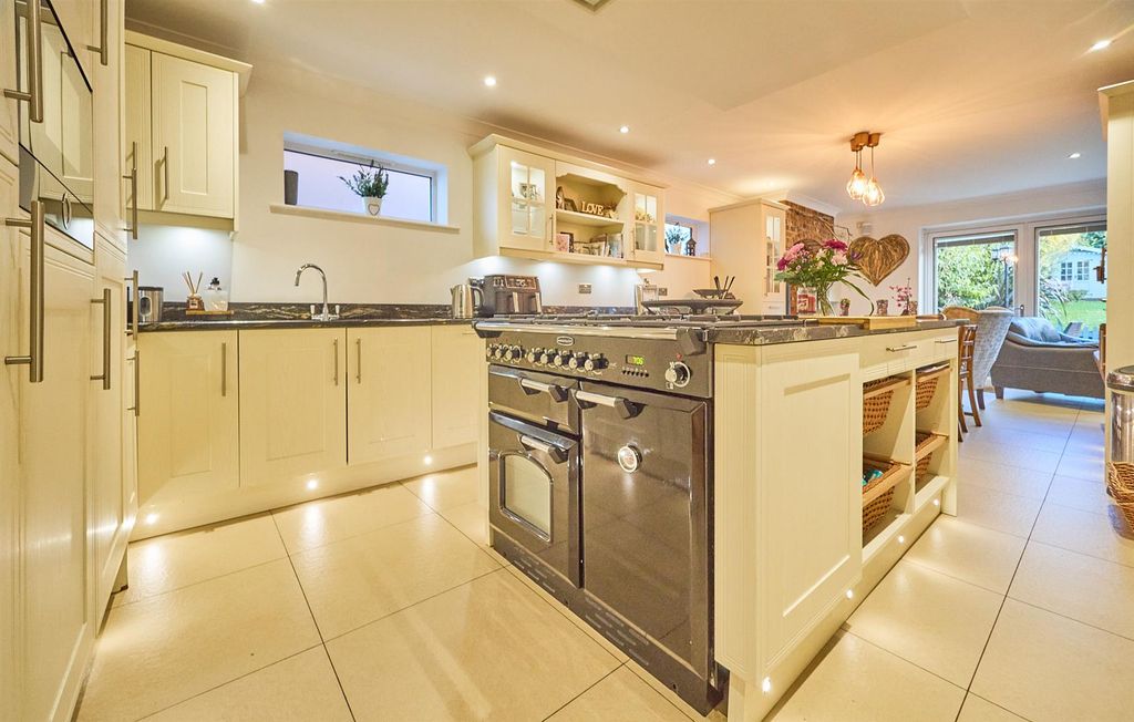 Property photo 2 of 25 Kitchen Area