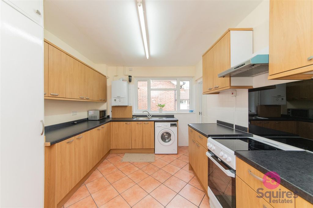 Property photo 3 of 22