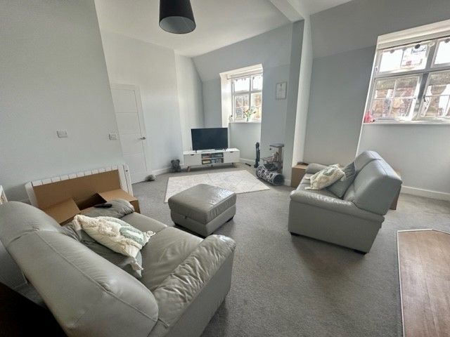 Property photo 3 of 5 Lving