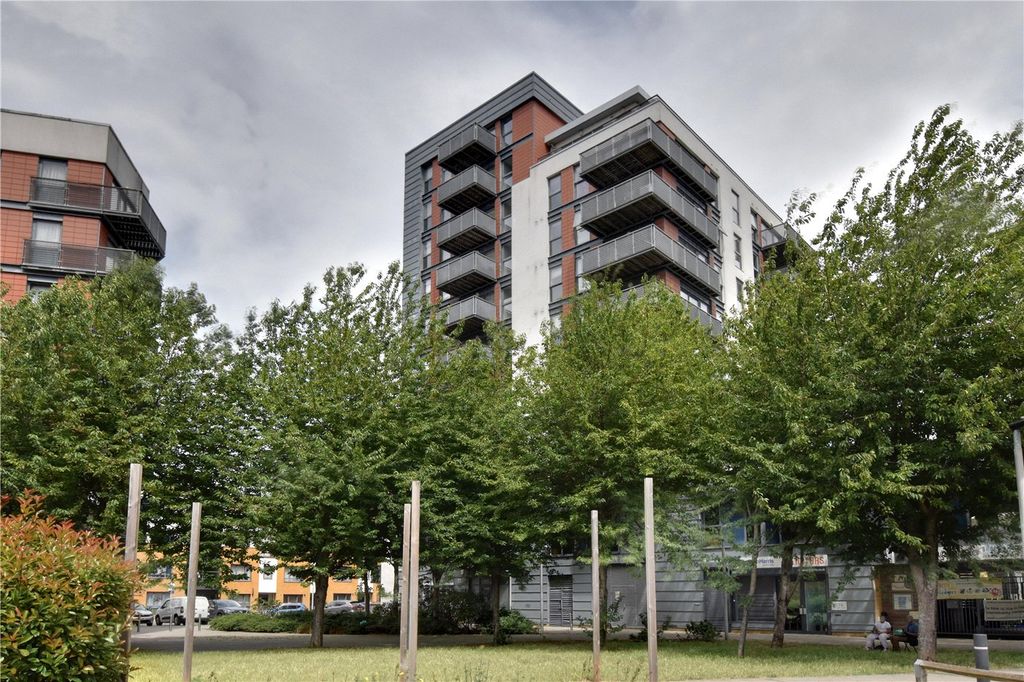 Property photo 1 of 19 Picture No. 05