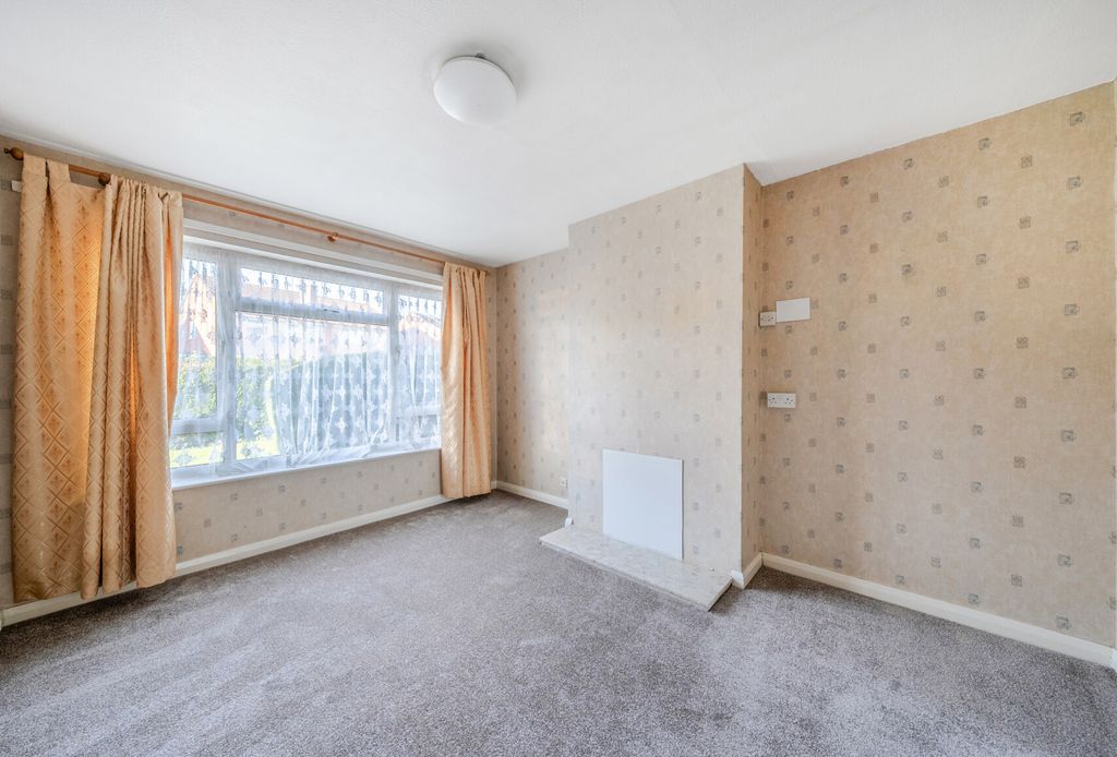 Property photo 2 of 16 1381833-8-691B2A8...