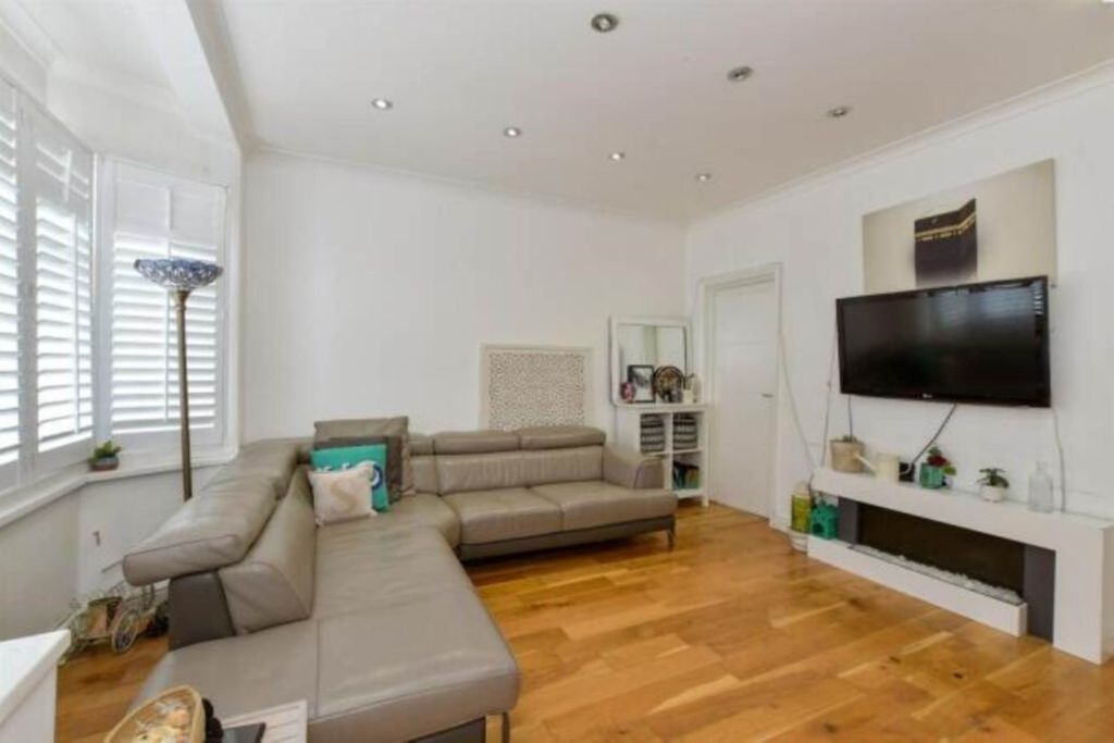 Property photo 2 of 9