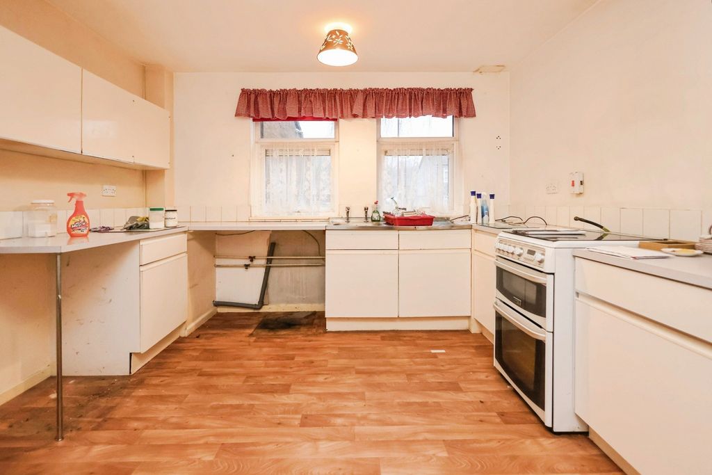 Property photo 3 of 17 Pbox-Img.Jpg