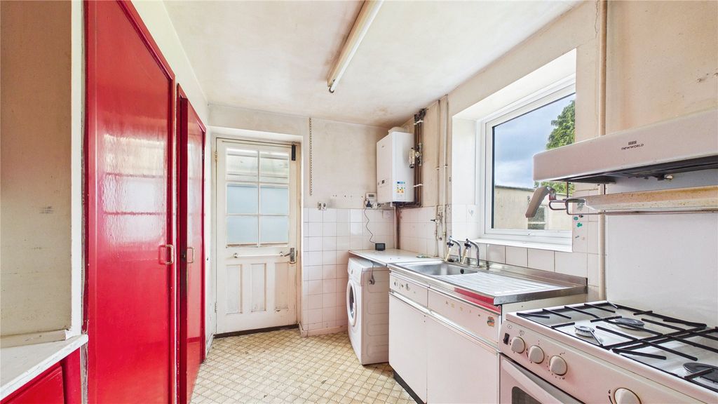 Property photo 3 of 10 Picture 3