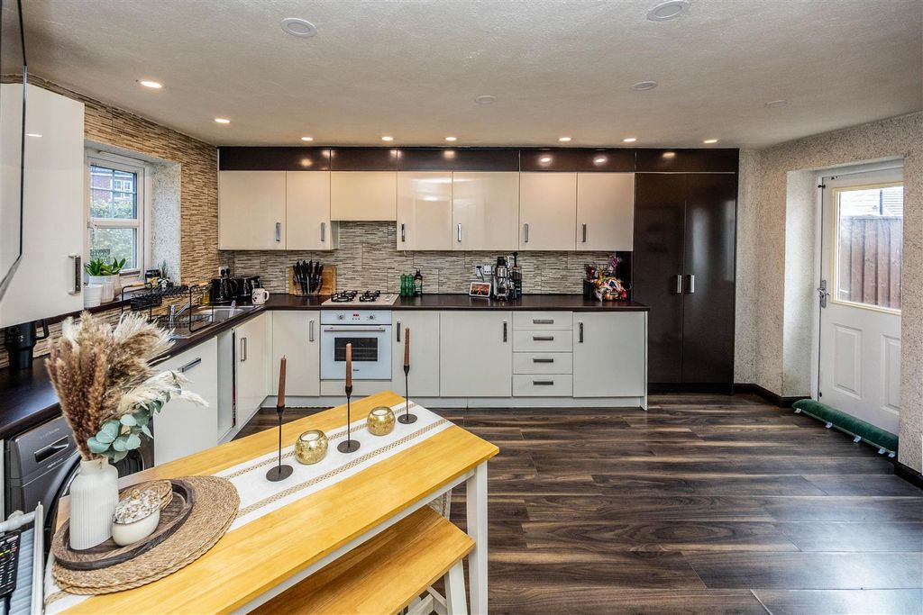 Property photo 3 of 25 1Fwbrad-091025-13.Jpeg