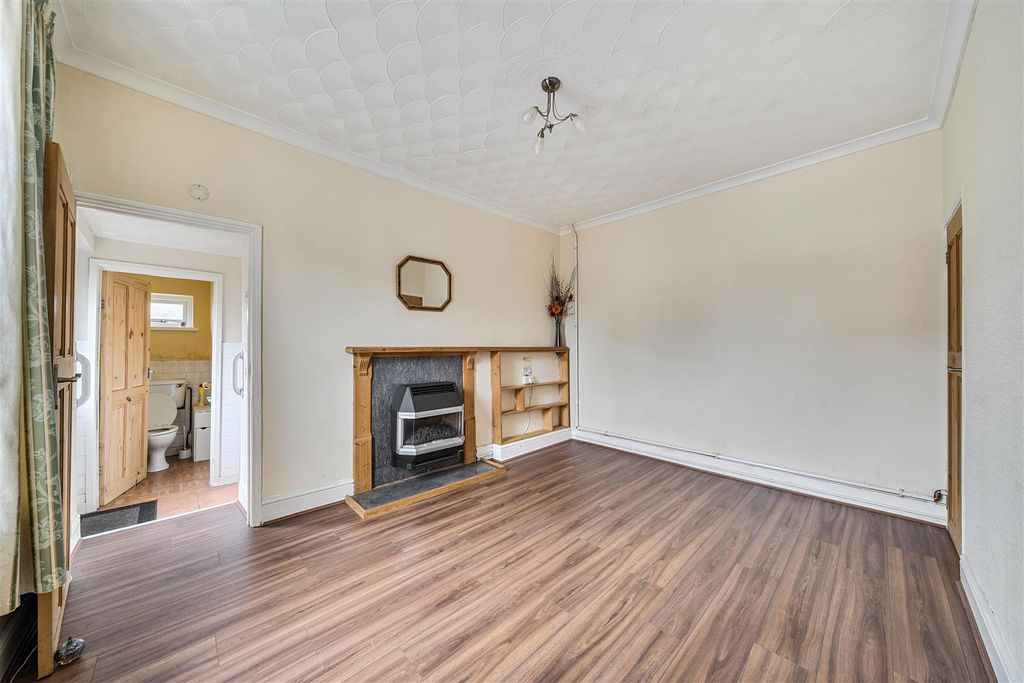 Property photo 3 of 22 1360968-11-68Dcfe39465d7.Jpg