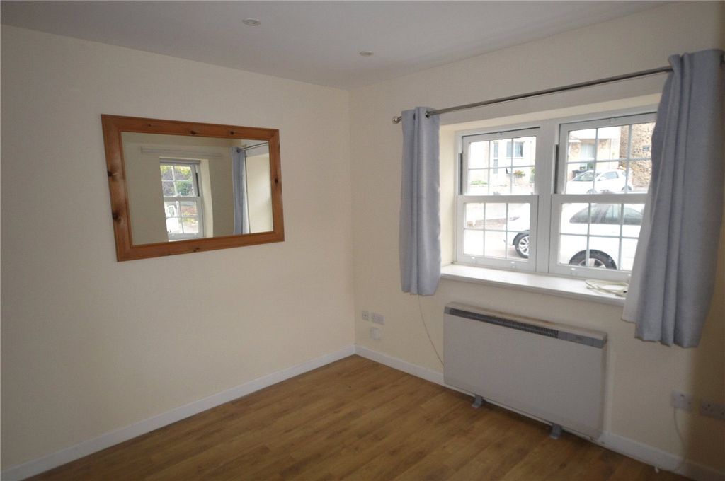 Property photo 2 of 8 Picture No. 04