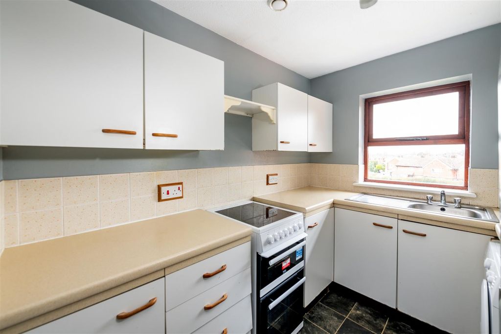 Property photo 3 of 9 11 Lumley Court Internals.Jpg