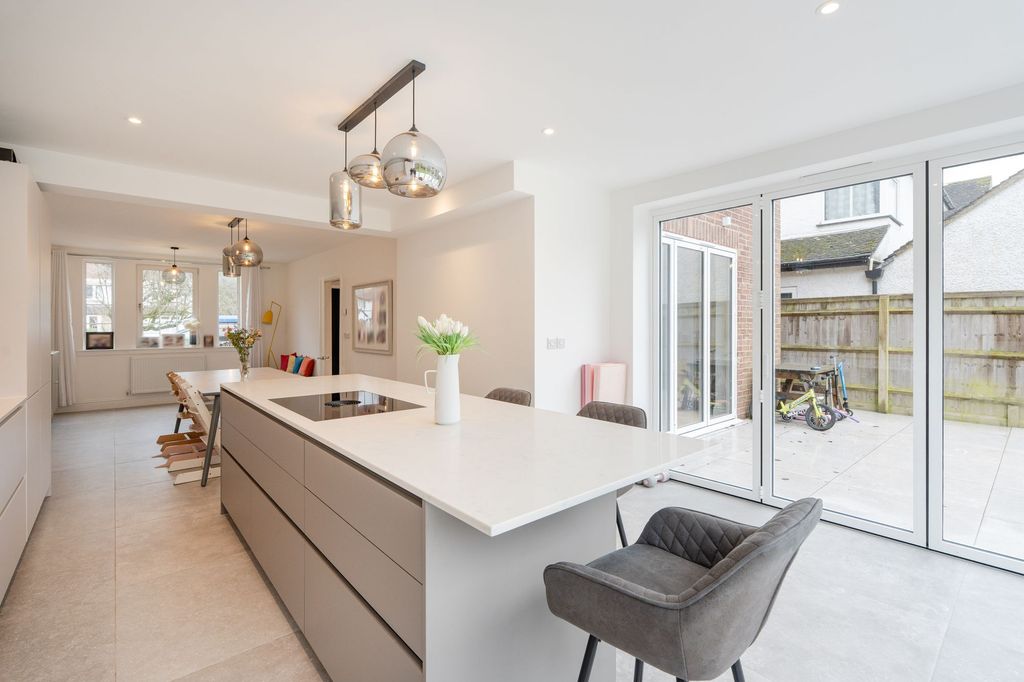 Property photo 2 of 21 Kitchen