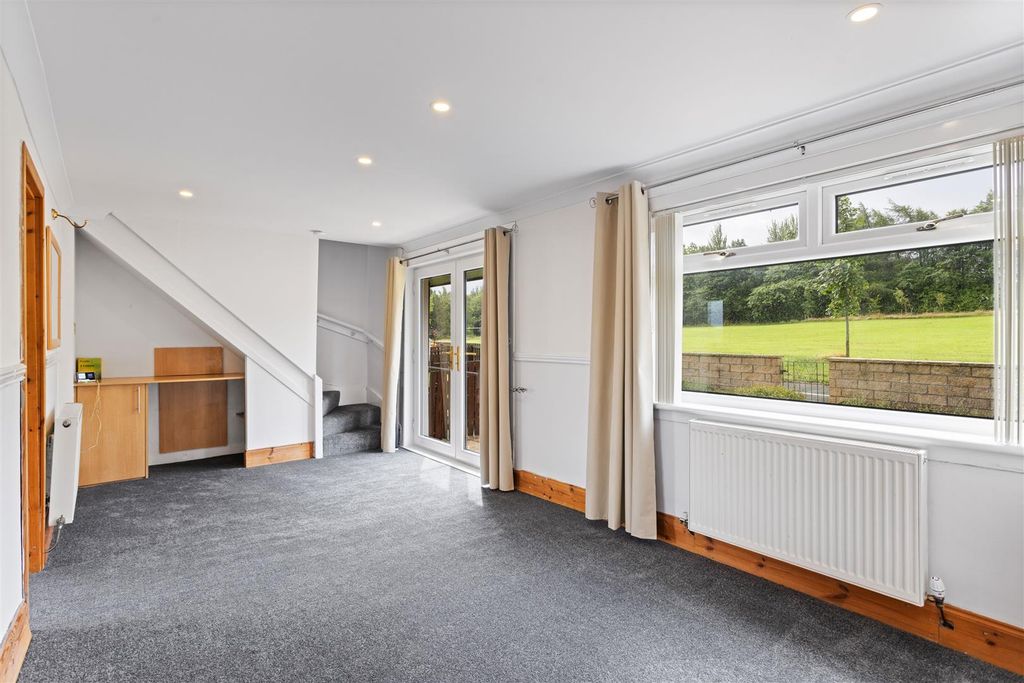 Property photo 2 of 32 65 Polkemmet Road 08.Jpg