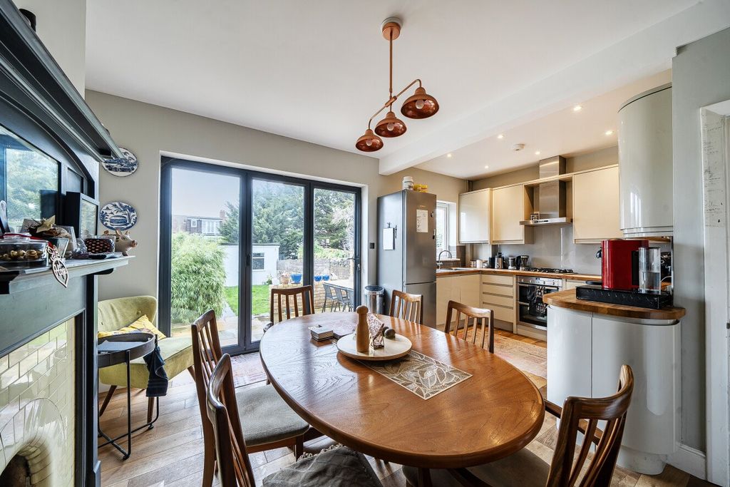 Property photo 2 of 18 Picture No. 39