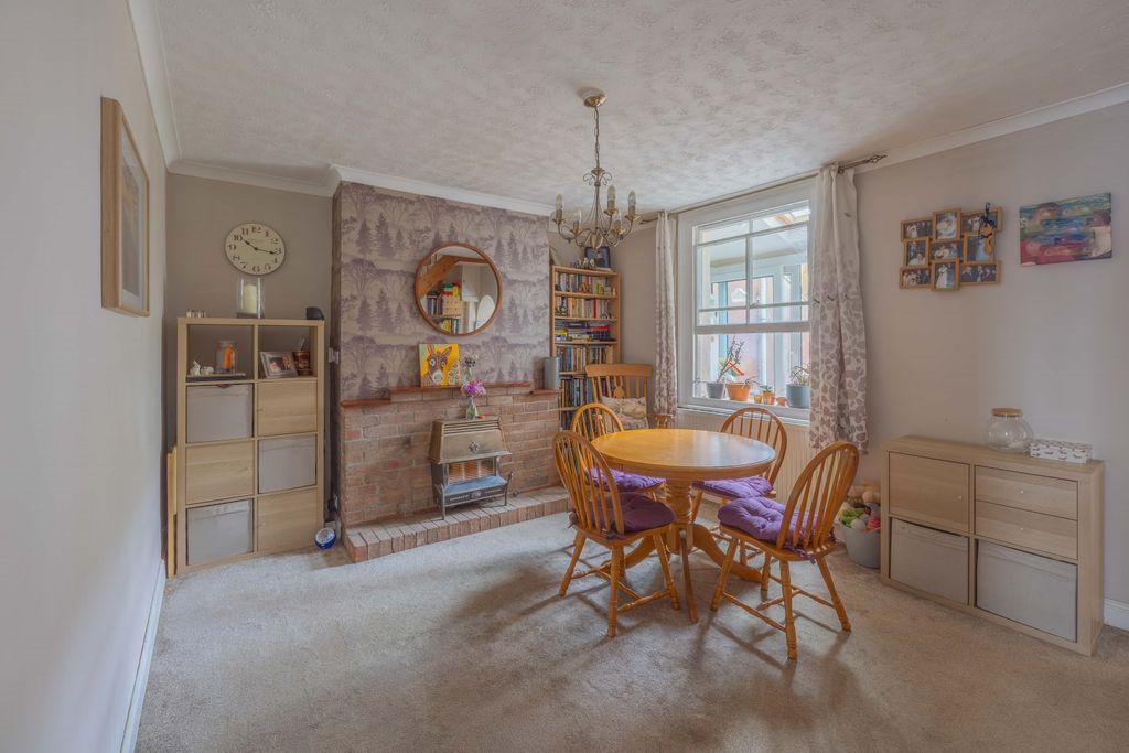 Property photo 3 of 10 Ewemove Taunton Portman Street (8)