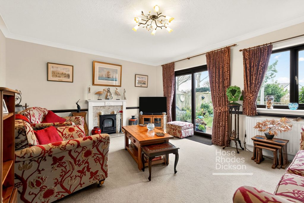 Property photo 2 of 27 Pbox-Img.Jpg