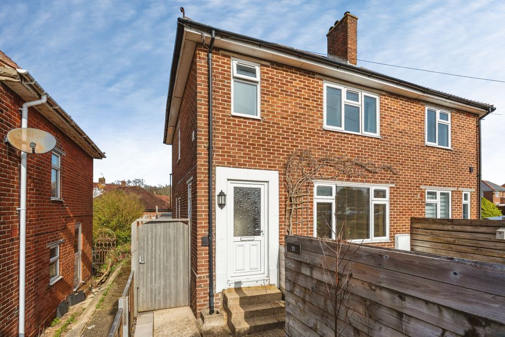 Property photo 2 of 20