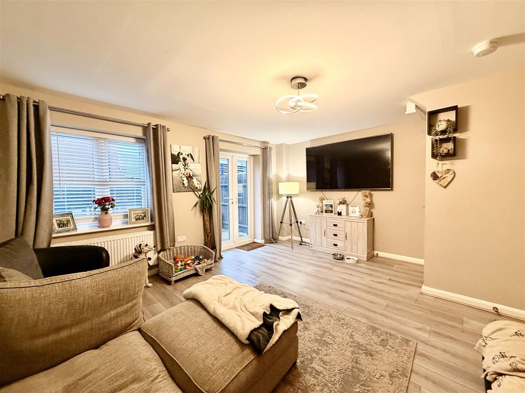 Property photo 2 of 19 2