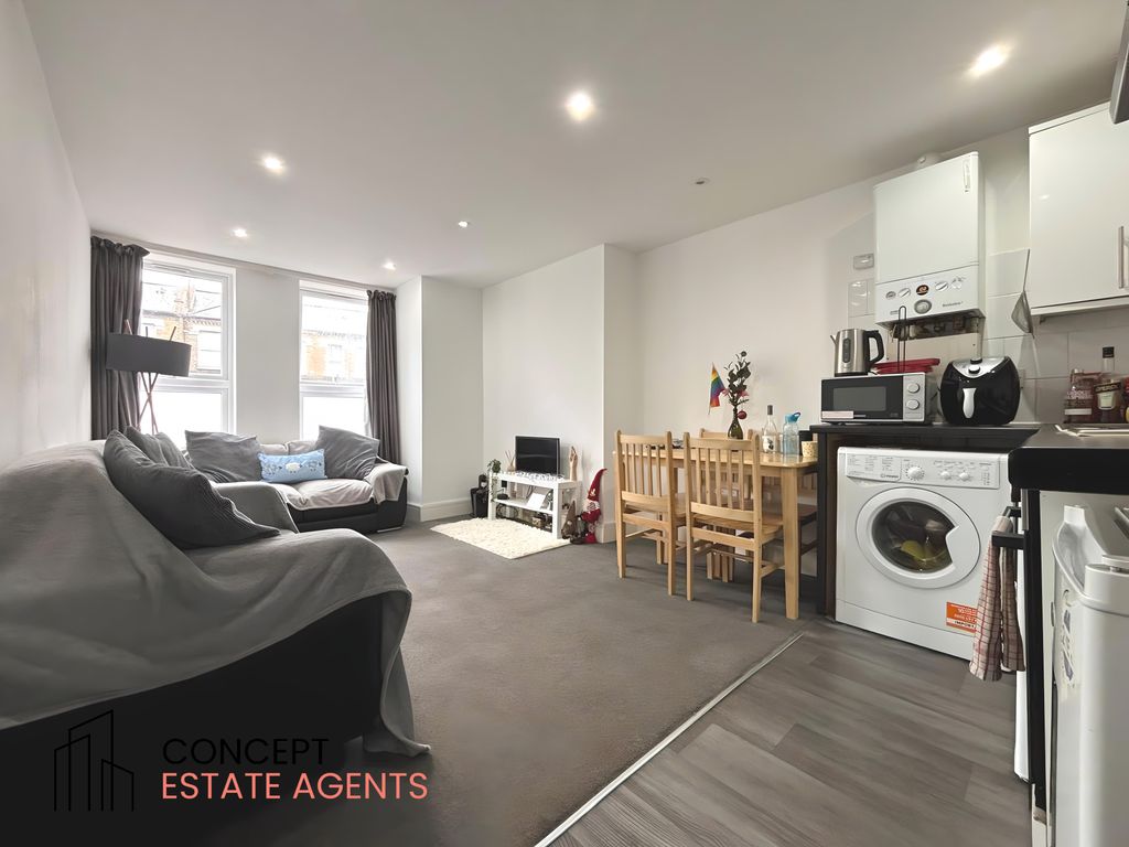 Property photo 2 of 8