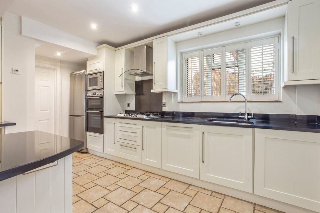 Property photo 2 of 17 Kitchen