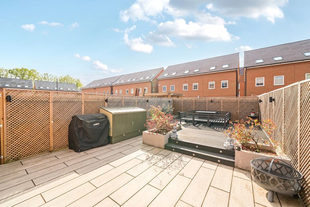 Property photo 3 of 16 Garden