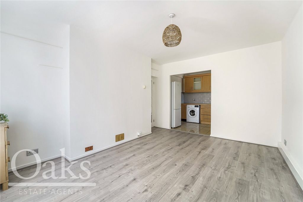 Property photo 2 of 8 Picture No. 10