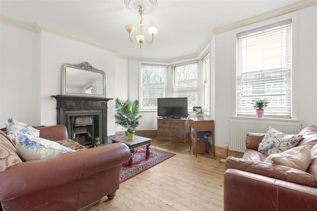 Property photo 2 of 13