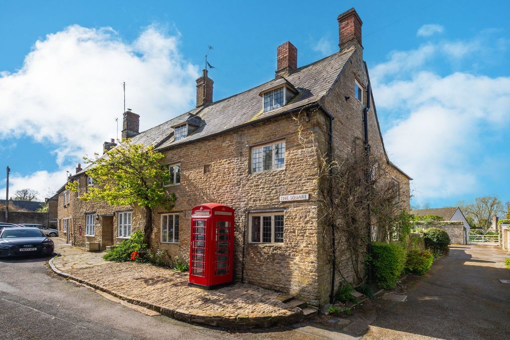 Property photo 1 of 31