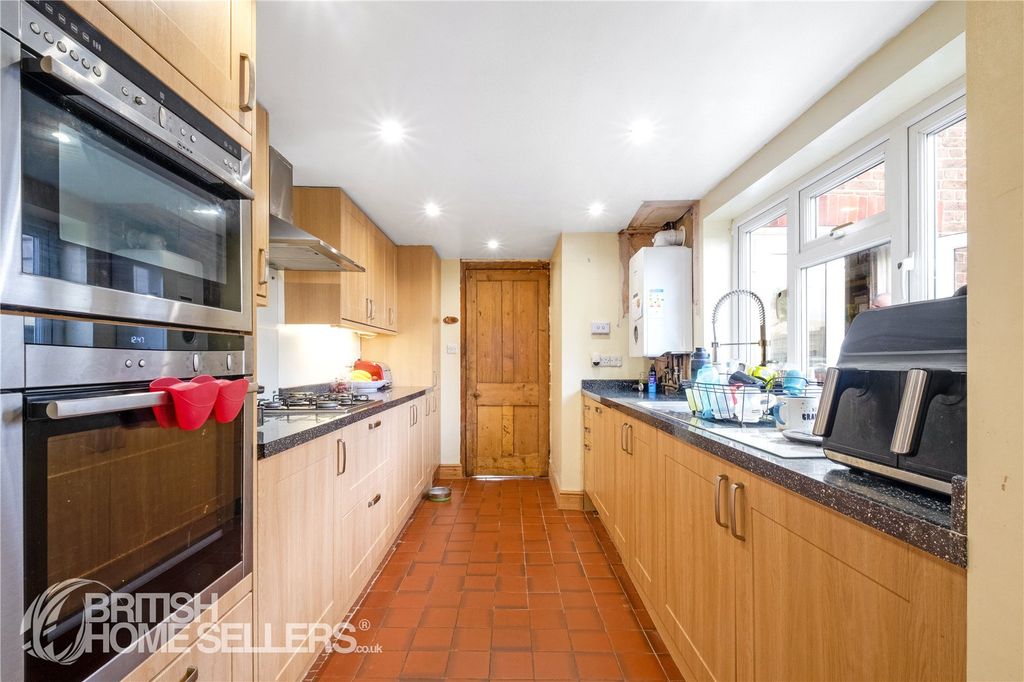 Property photo 2 of 15 Picture No. 16