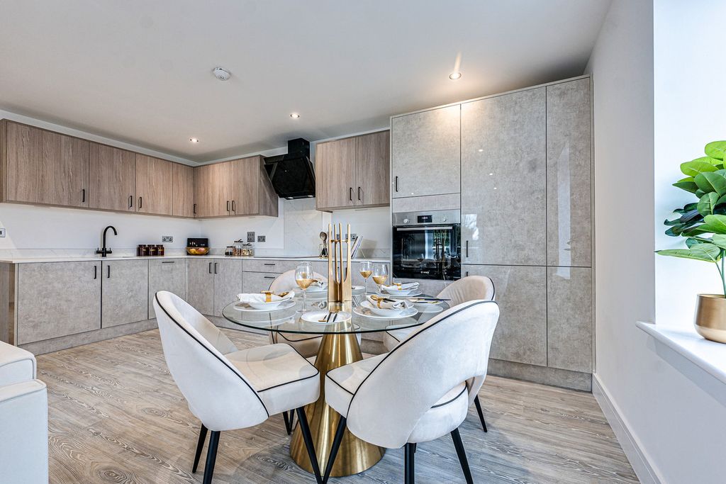 Property photo 1 of 28