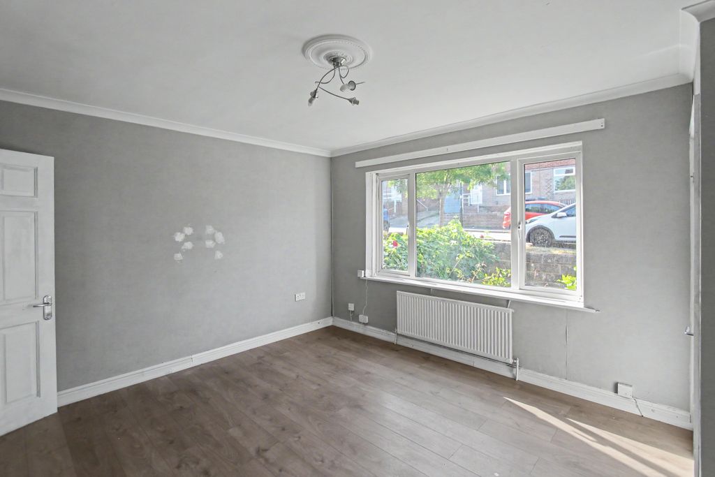 Property photo 2 of 15 59 Fort Hill Road, Wincobank, Sheffield, South Yorkshire, S9 1BA