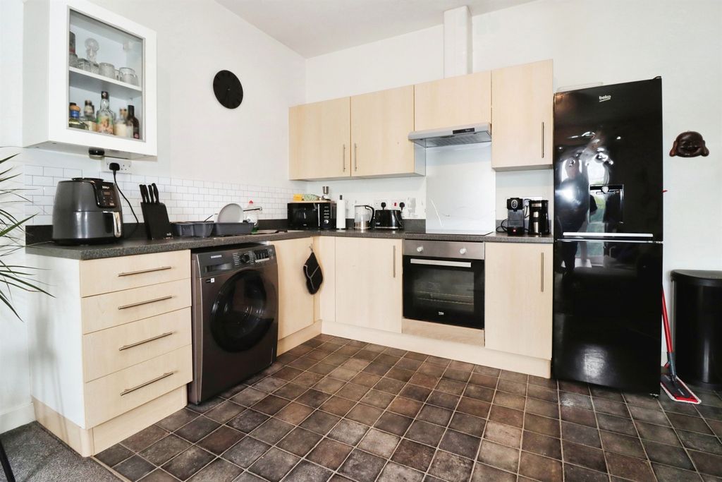 Property photo 2 of 12