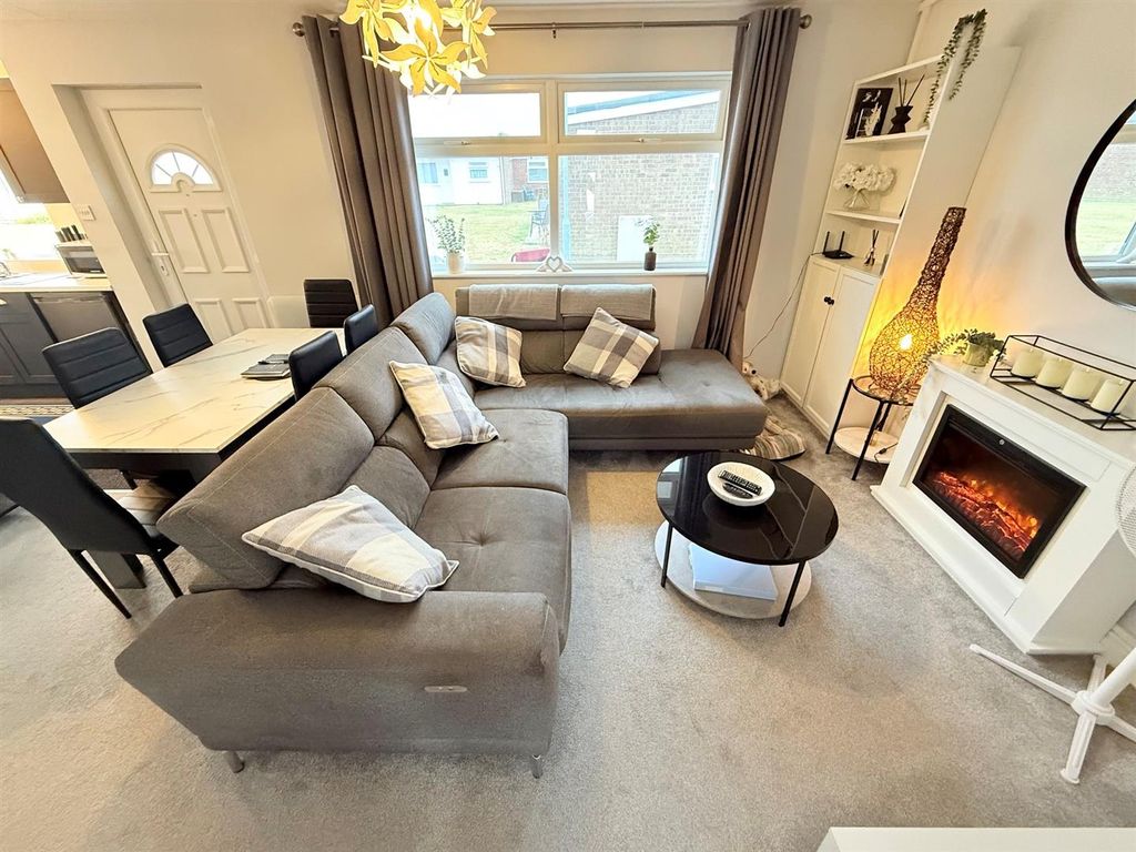 Property photo 2 of 14 Lounge/Dining Room