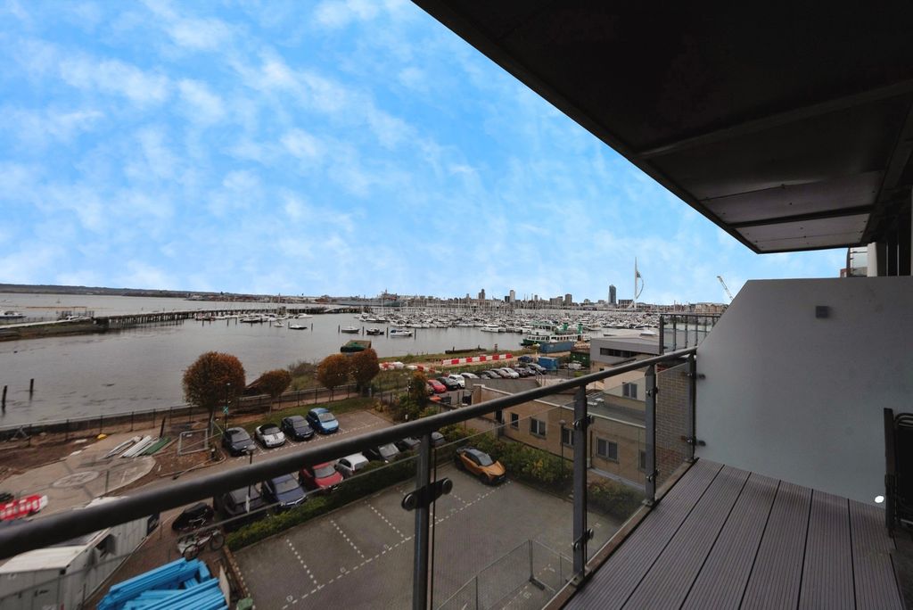 Property photo 2 of 15 Photo