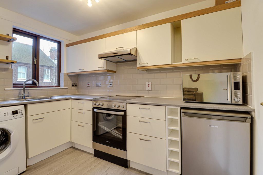 Property photo 3 of 8 Img0617Img0619