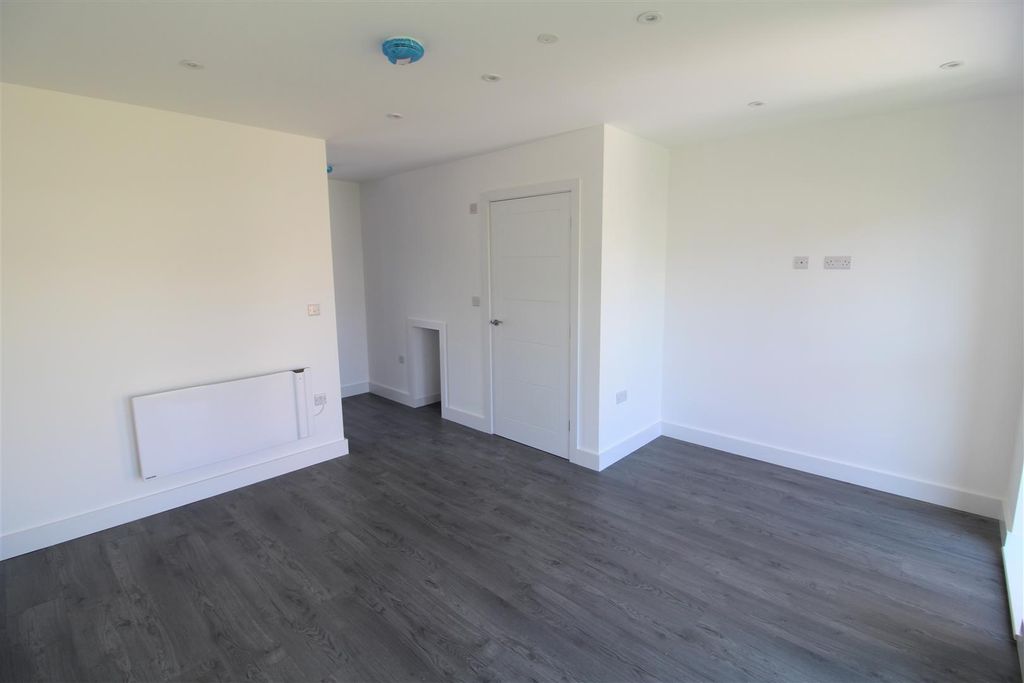 Property photo 2 of 16 Img_2059.Jpg