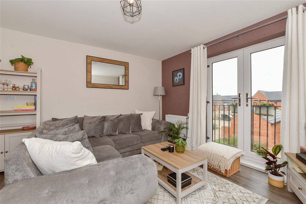 Property photo 2 of 10 Lounge/Kitchen